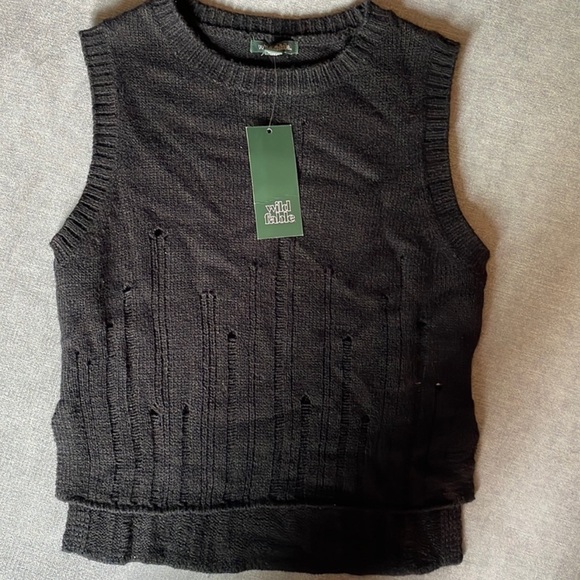 Wild Fable Black Sleeveless Crewneck Distressed Sweater Tank Top - Picture 5 of 5